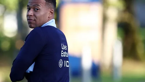 國際米蘭官方宣布與中場將領布羅佐維奇續約至2026年