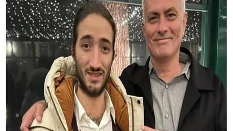 PSV埃因霍温上演5-1超级盛宴，蒂尔帽子戏法闪耀，J-费尔曼助威大胜阿尔克马尔！